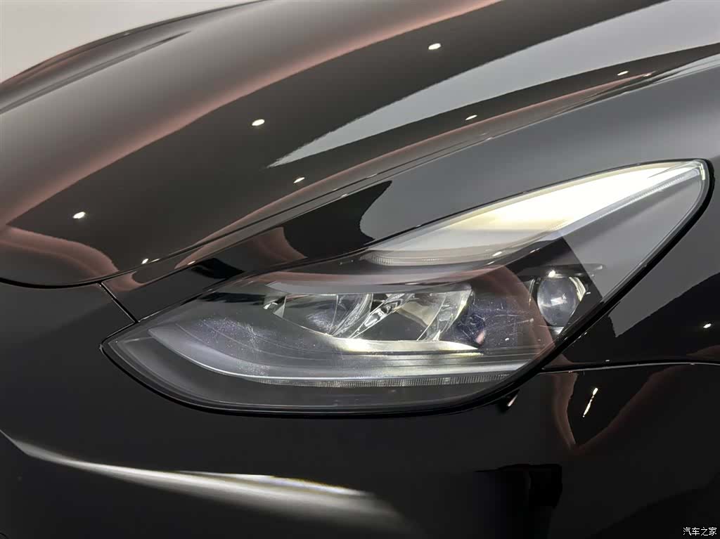 Tesla Model Y, 2023 18