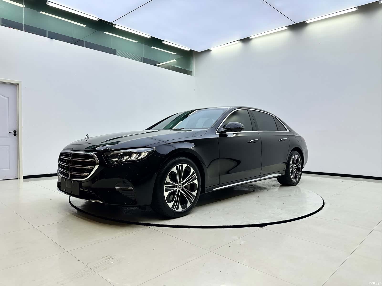 Mercedes-Benz E-Class, 2026 1