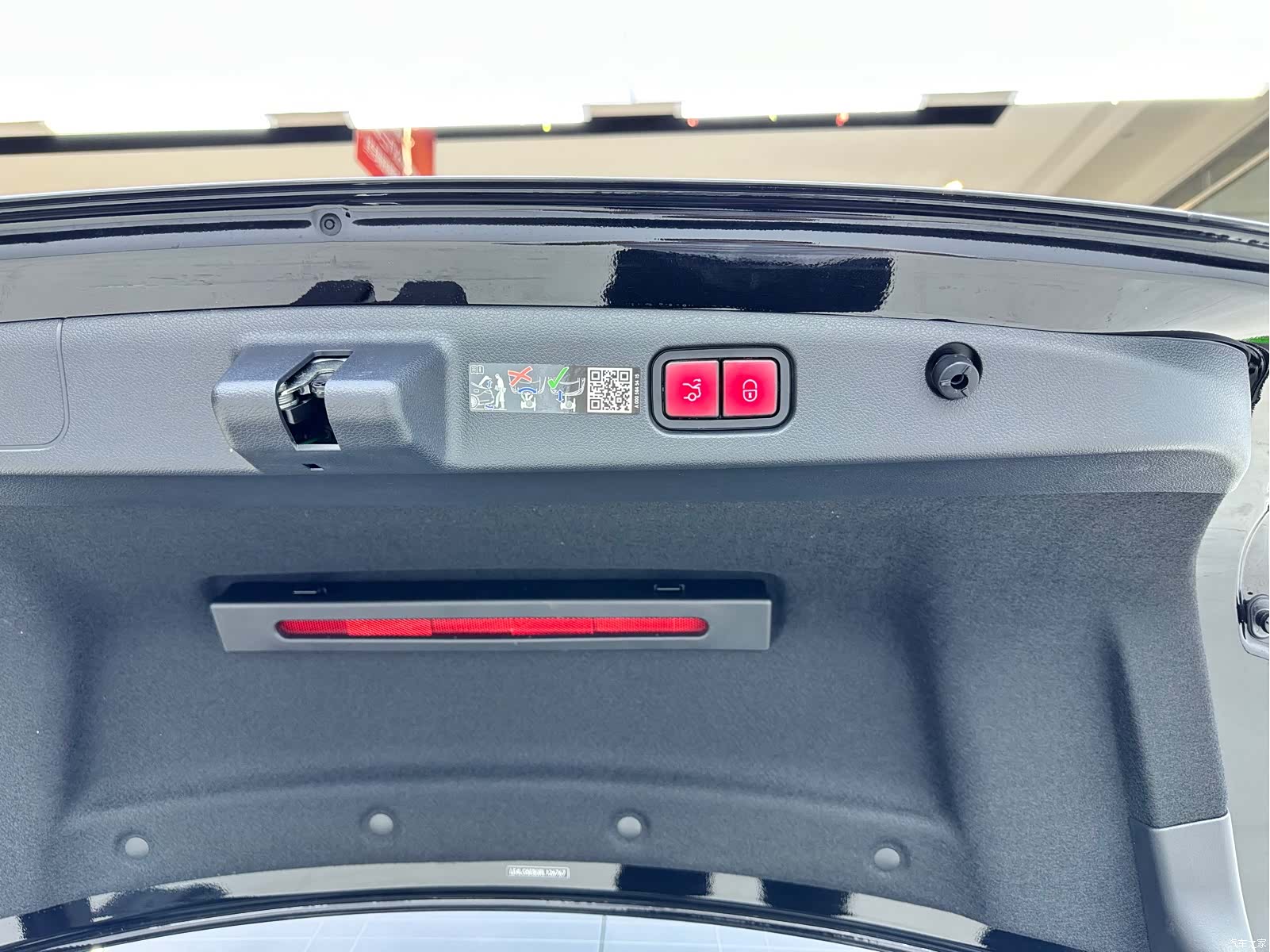 Mercedes-Benz E-Class, 2026 18