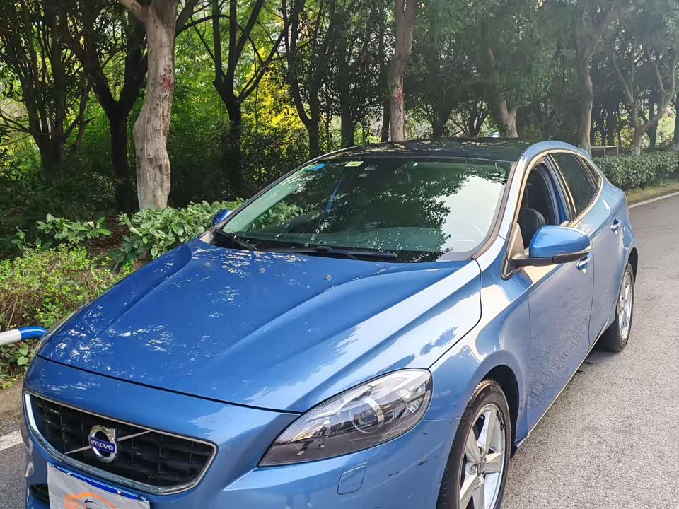 Volvo V40