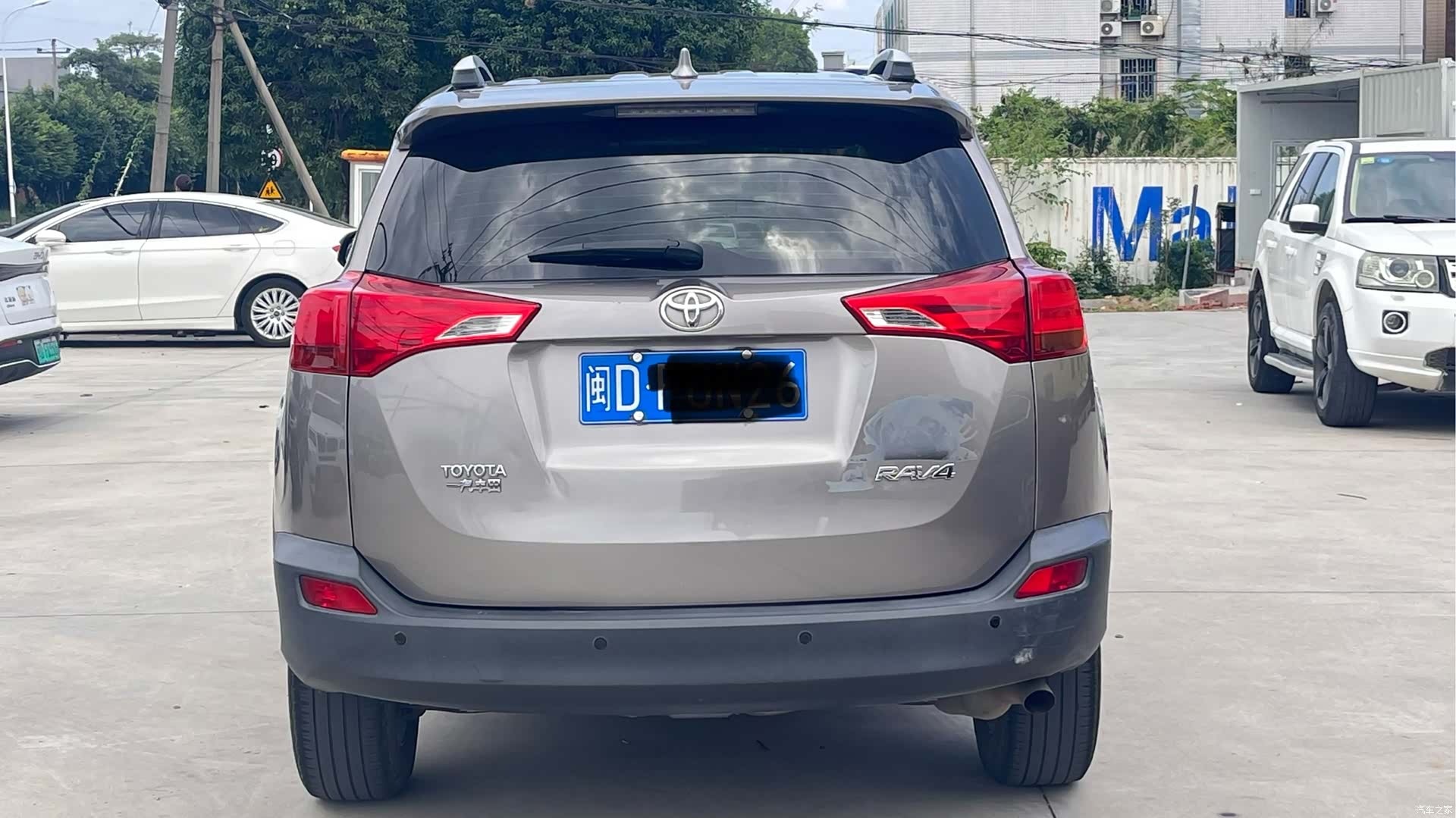 Toyota RAV4, 2015 все фото