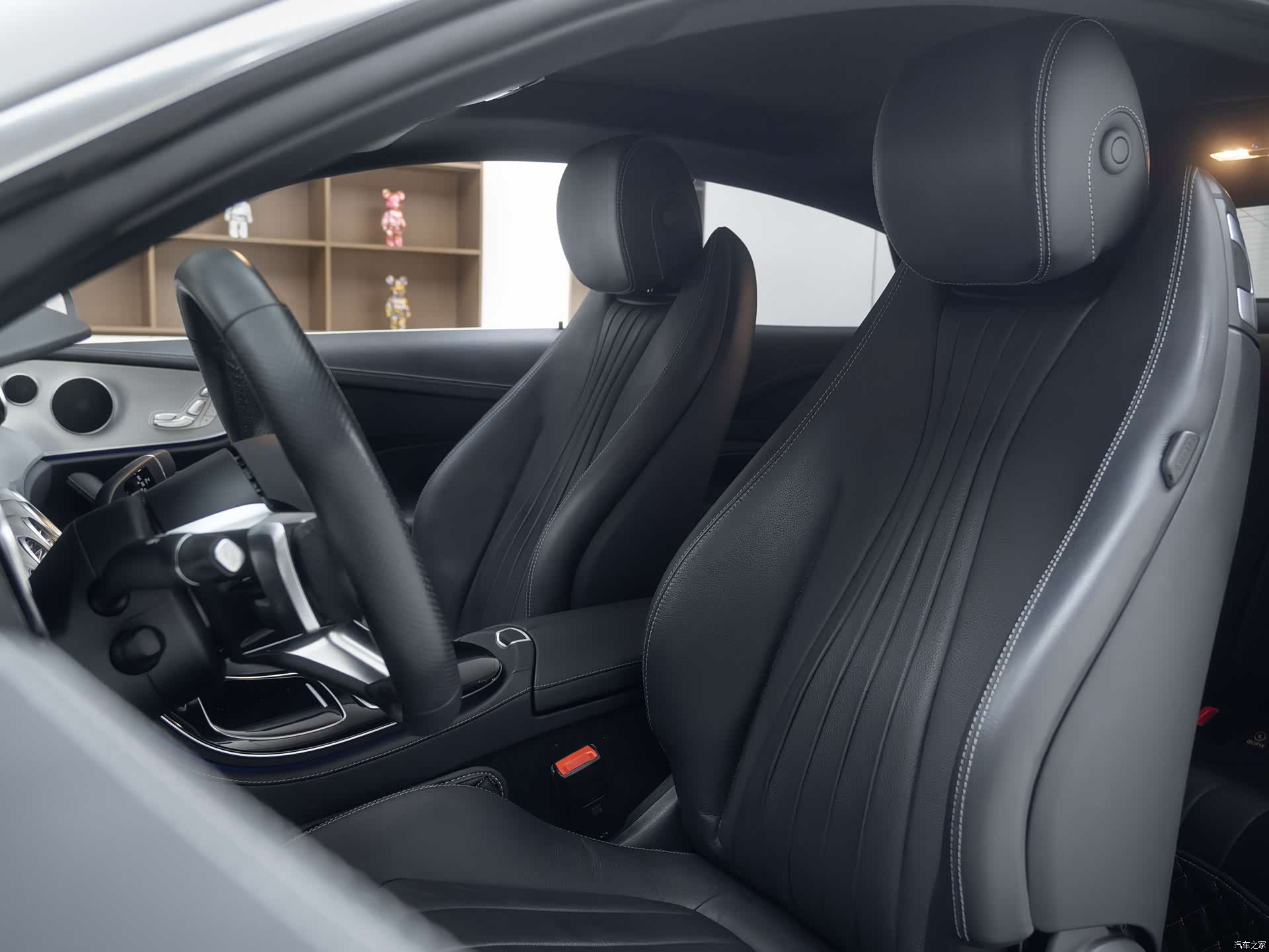 Mercedes-Benz E-Class, 2023 3