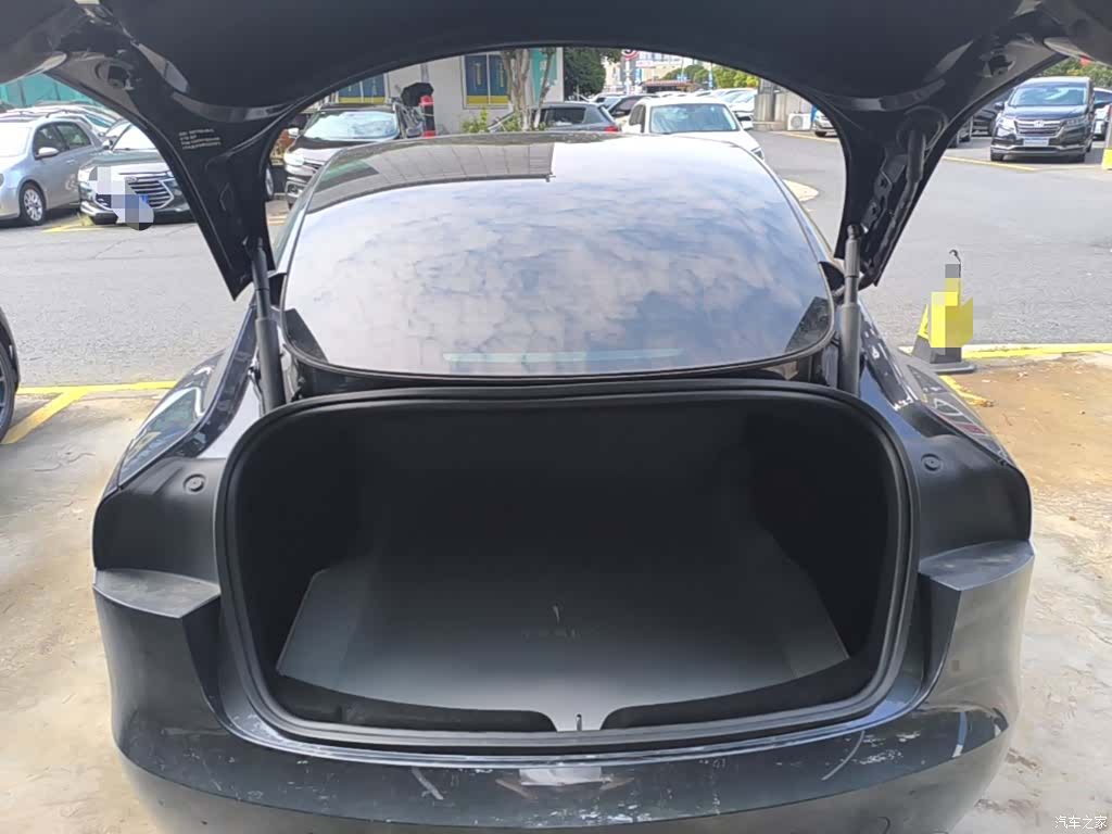 Tesla Model 3, 2024 19