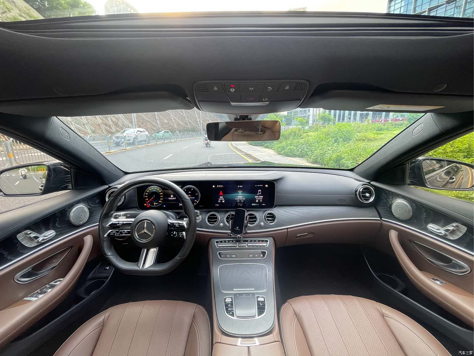 Mercedes-Benz E-Class, 2022 10