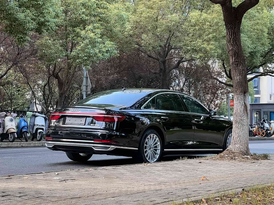 Audi A8