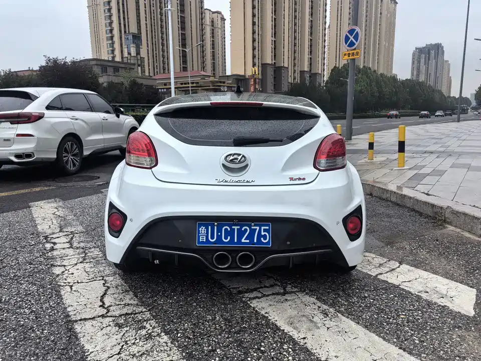 Hyundai Veloster