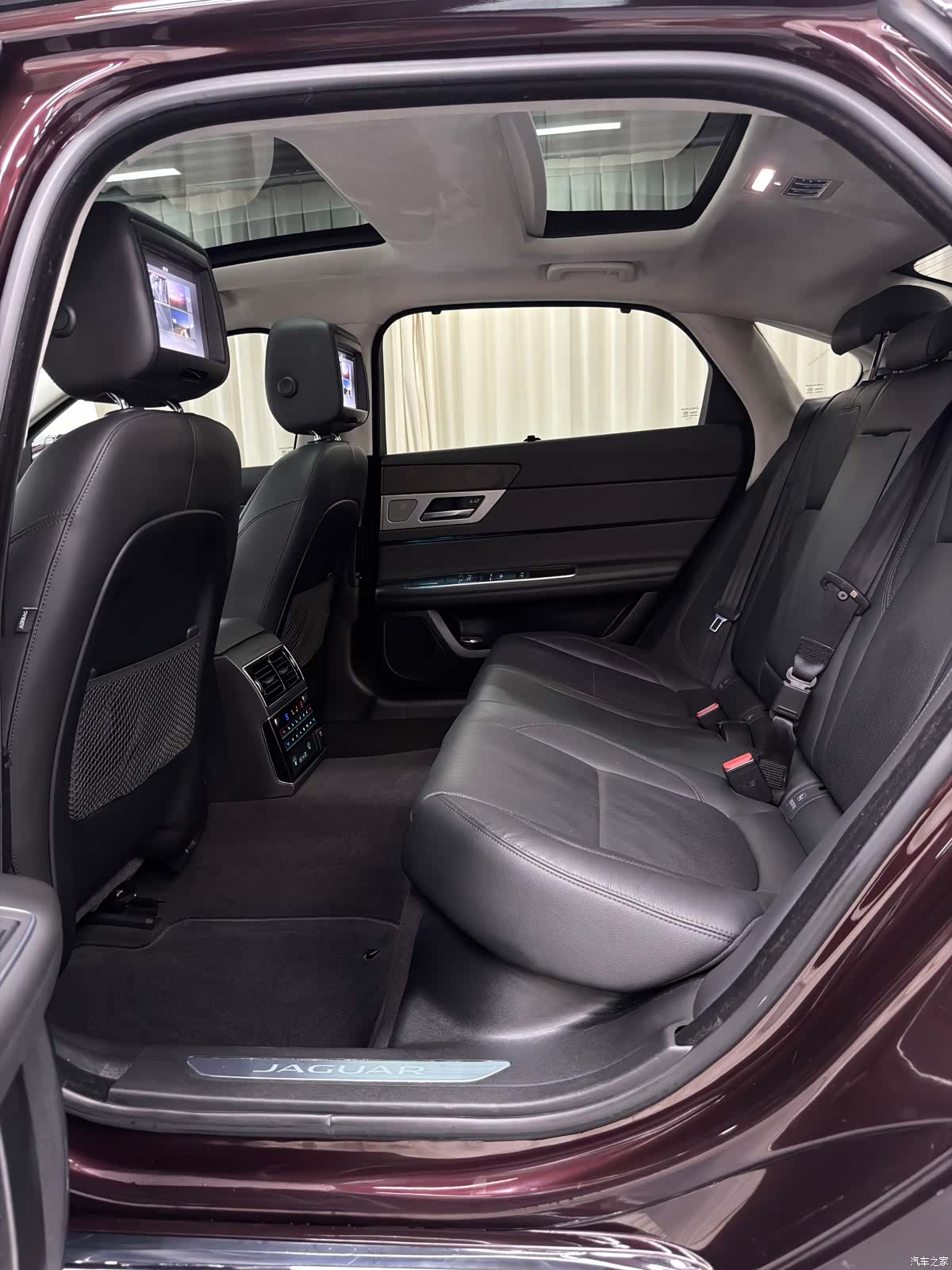 Land Rover XFL, 2018 12