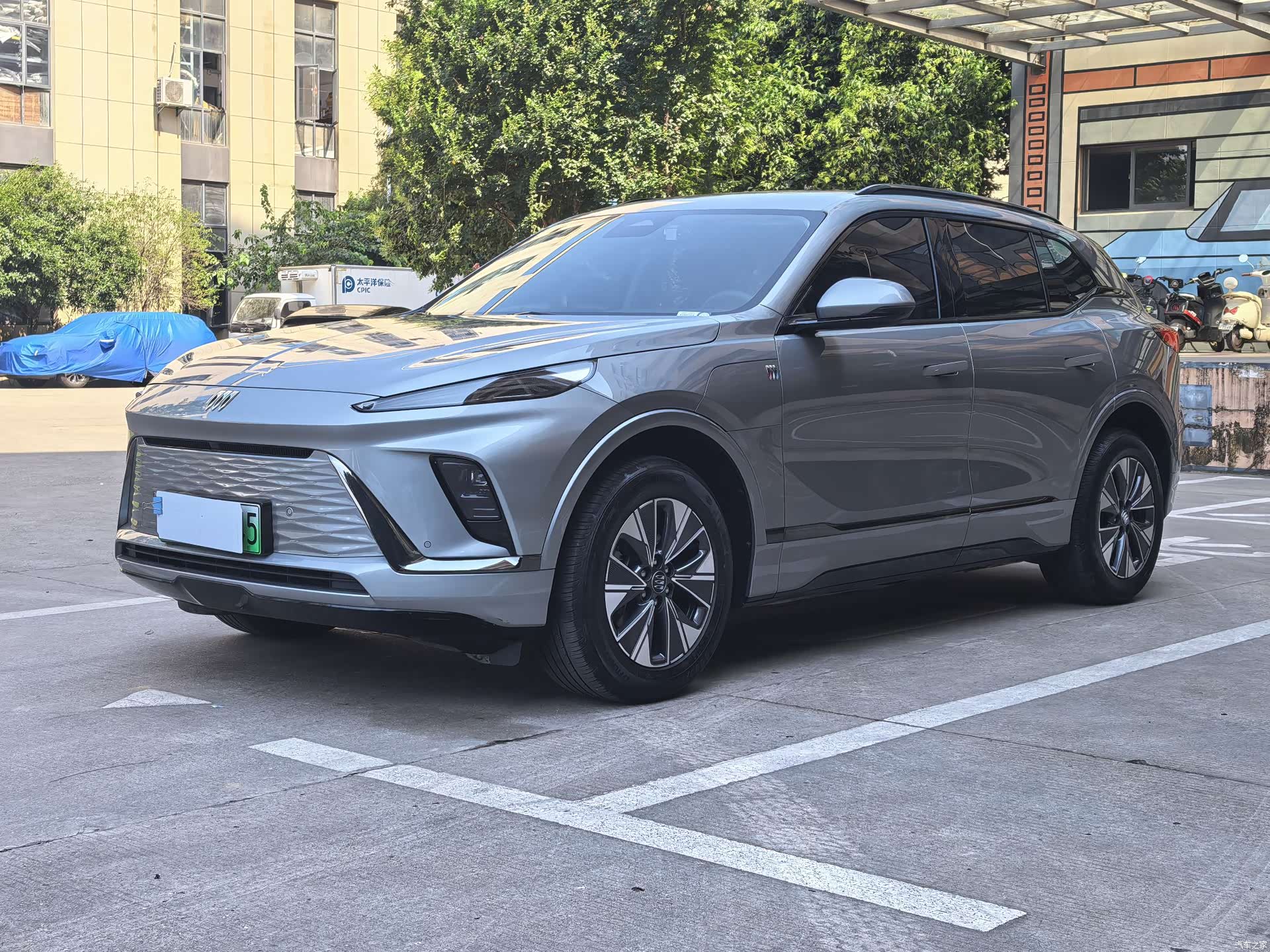 Buick E5, 2025 1