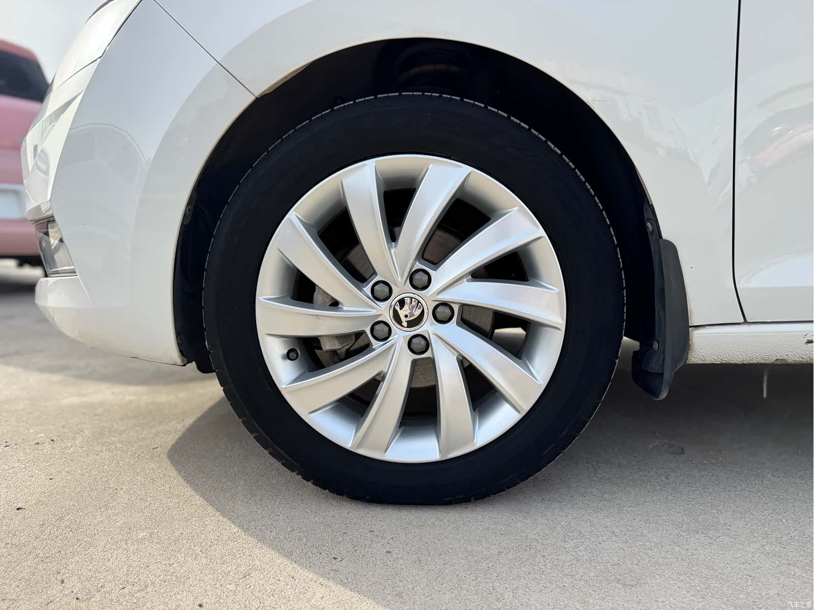 Skoda Rapid, 2019 13