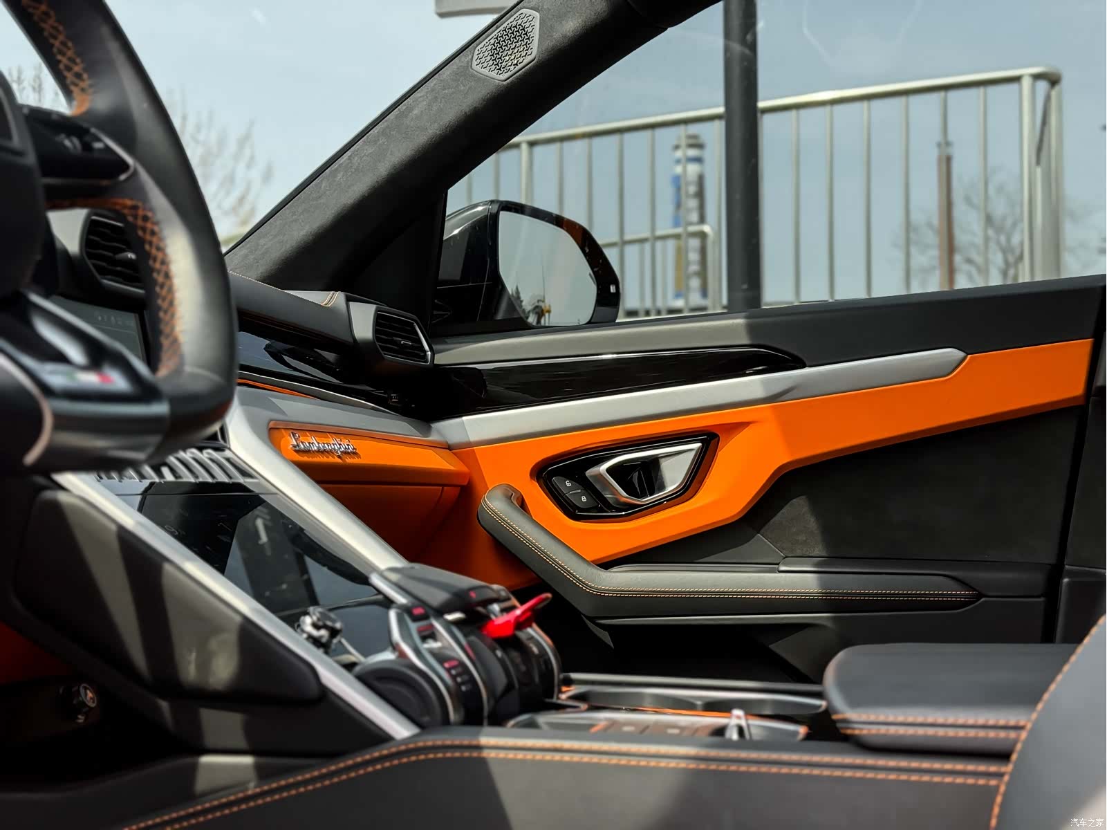 Lamborghini Urus, 2023 12