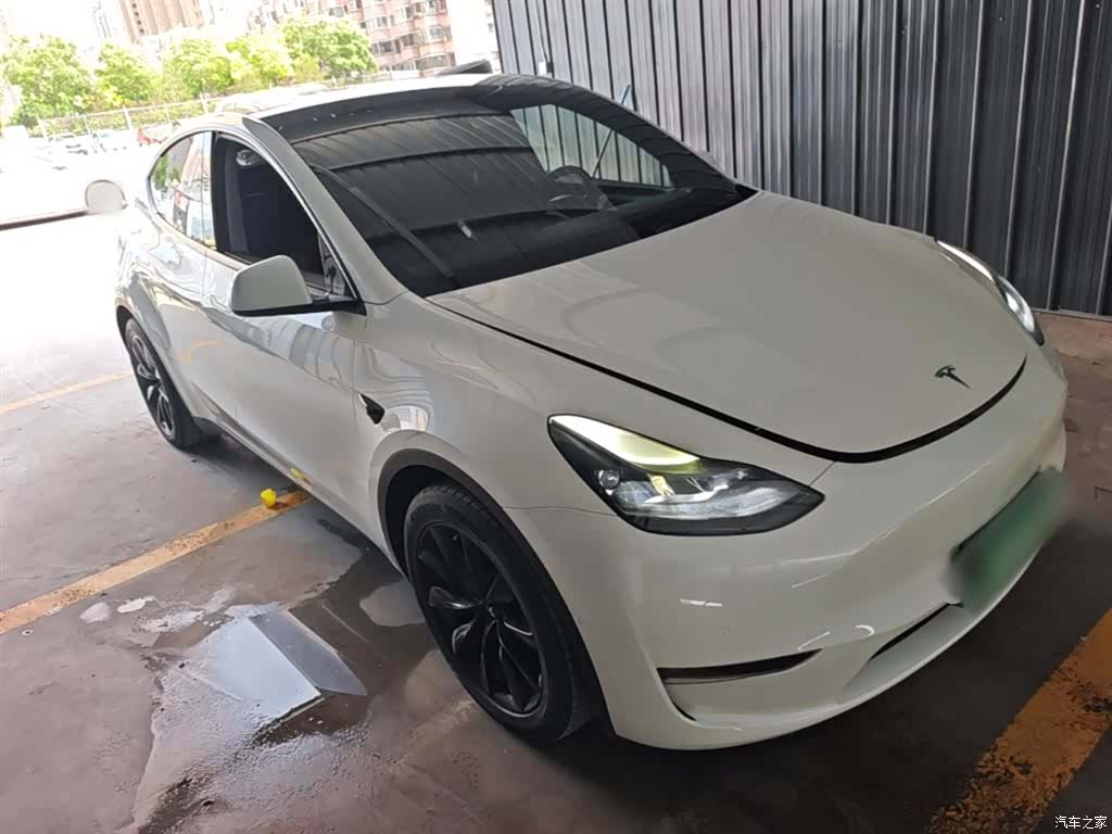 Tesla Model Y, 2022 4