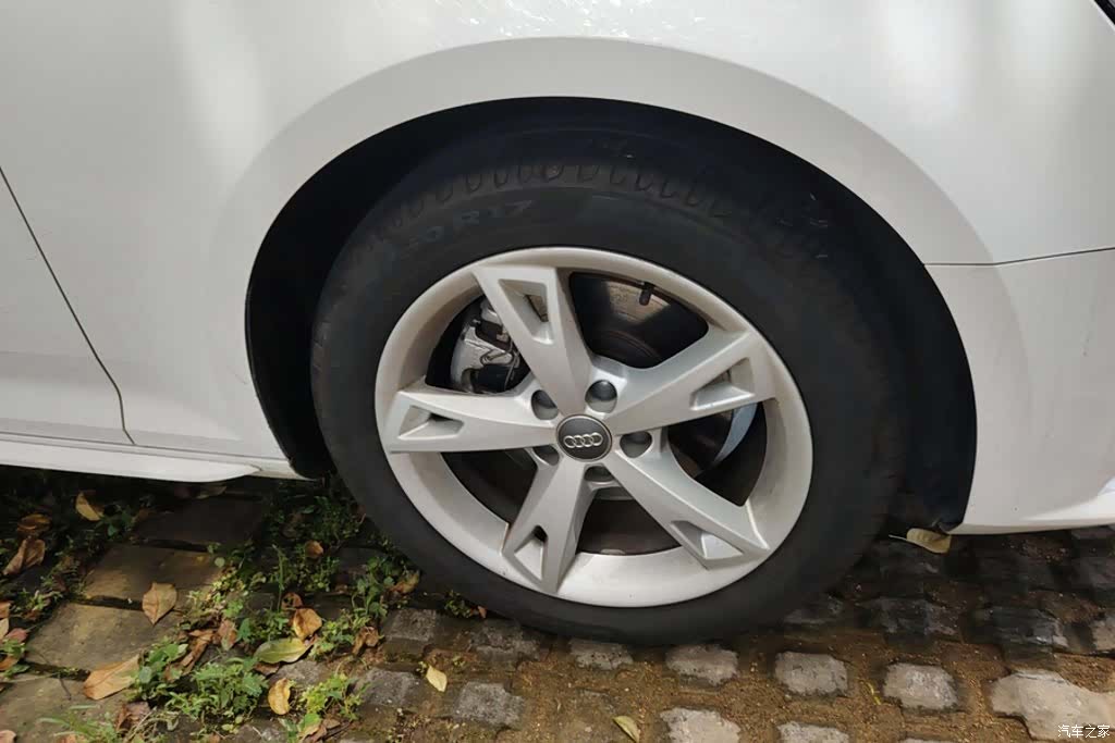 Audi A4L, 2017 6