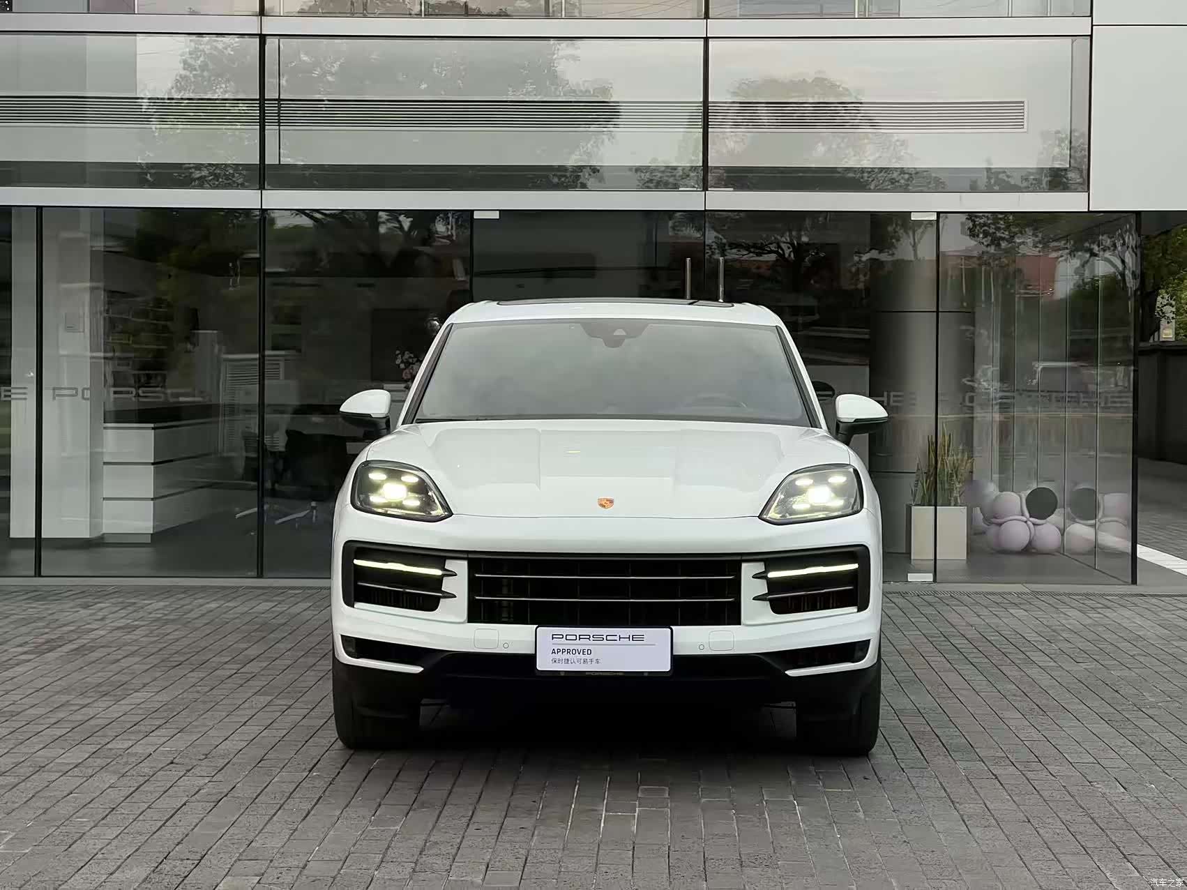 Porsche Cayenne, 2023 все фото