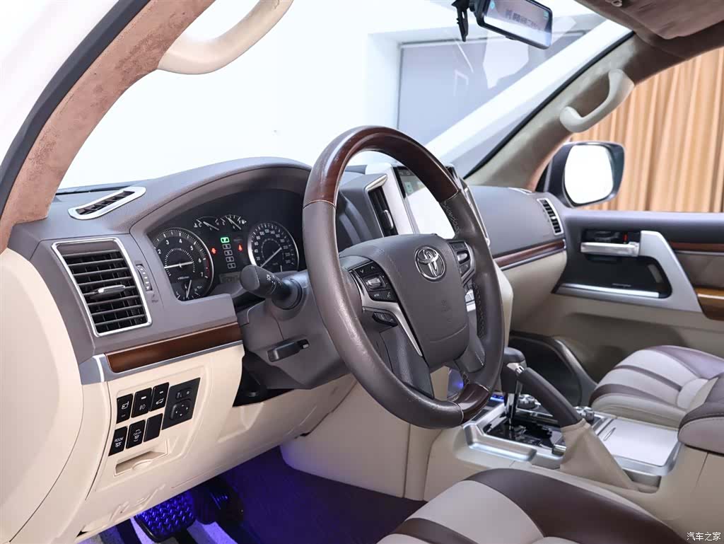 Toyota Land Cruiser, 2019 11