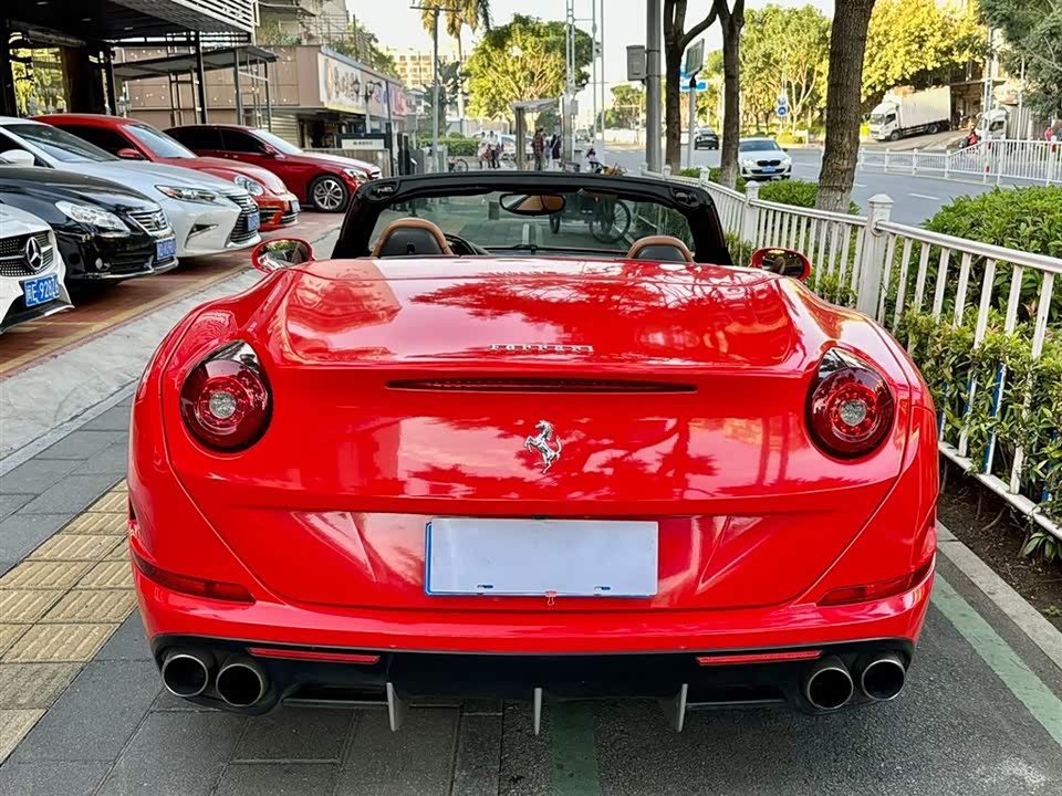 Ferrari California T
