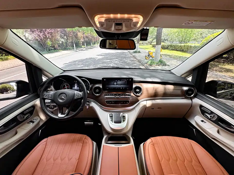 Mercedes-Benz V-class