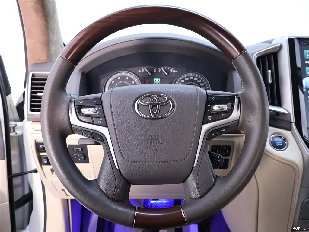 Toyota Land Cruiser, 2019 16