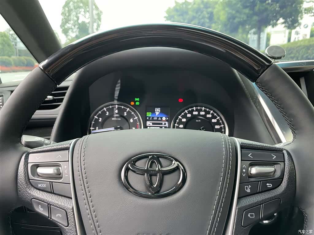 Toyota Alphard, 2018 13