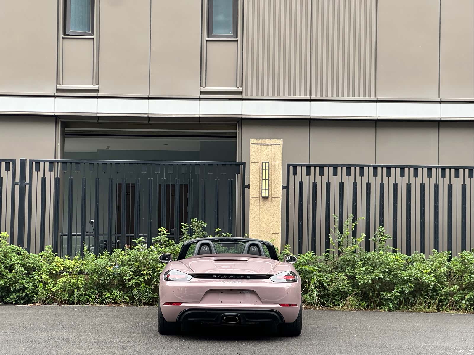 Porsche Boxster, 2022 все фото