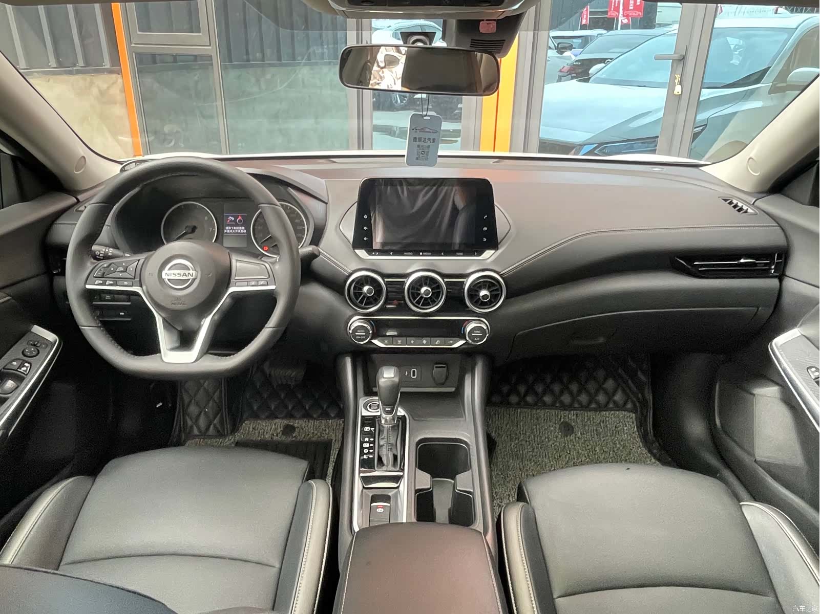 Nissan Sylphy, 2023 все фото