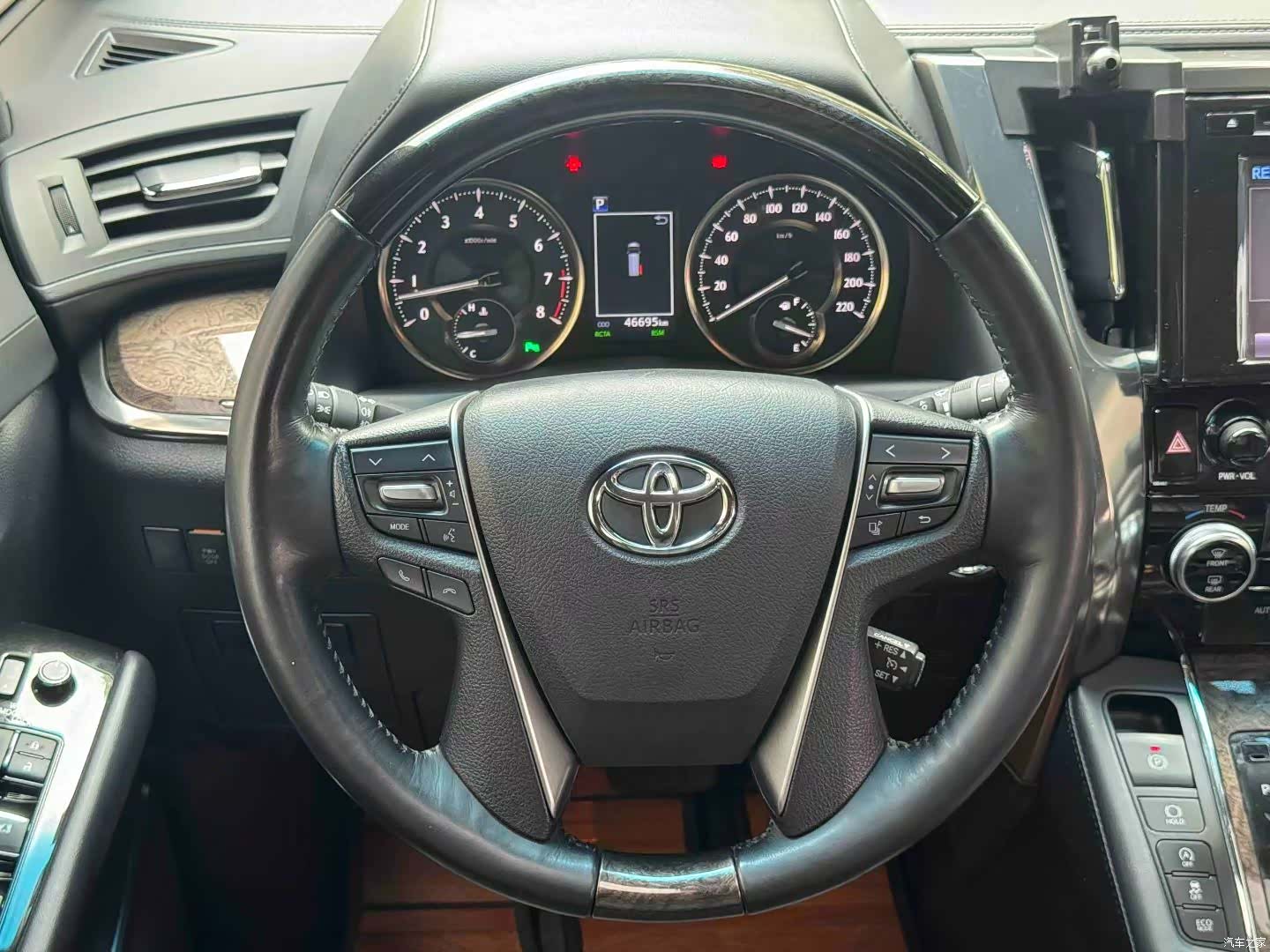 Toyota Alphard, 2018 3