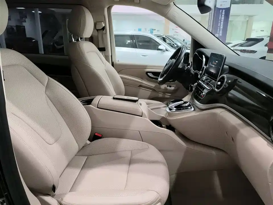 Mercedes-Benz V-class