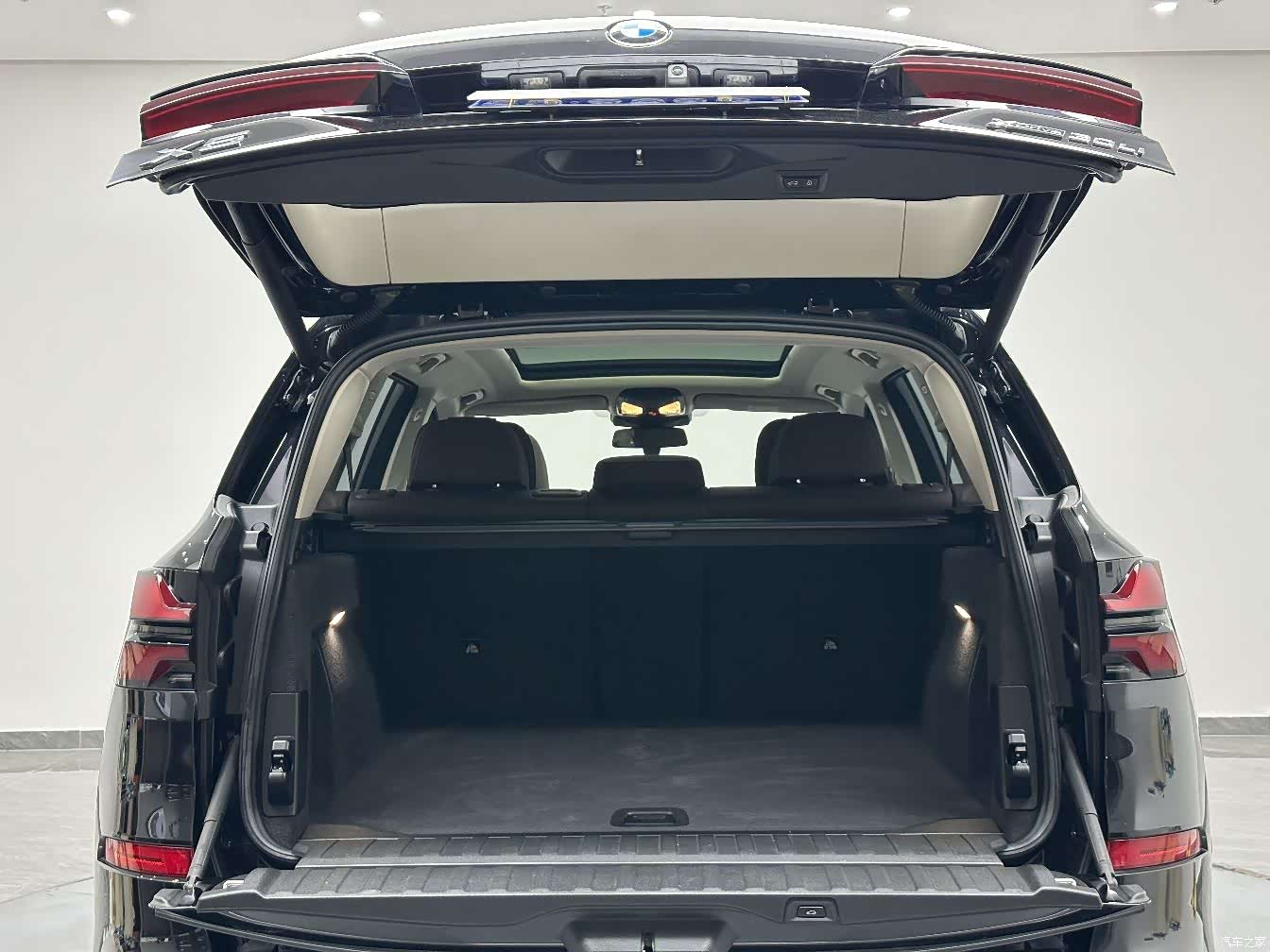 BMW X5, 2026 28