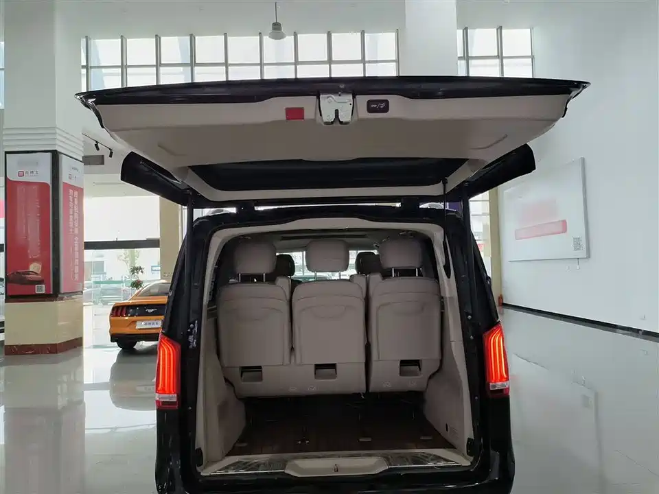 Mercedes-Benz V-class