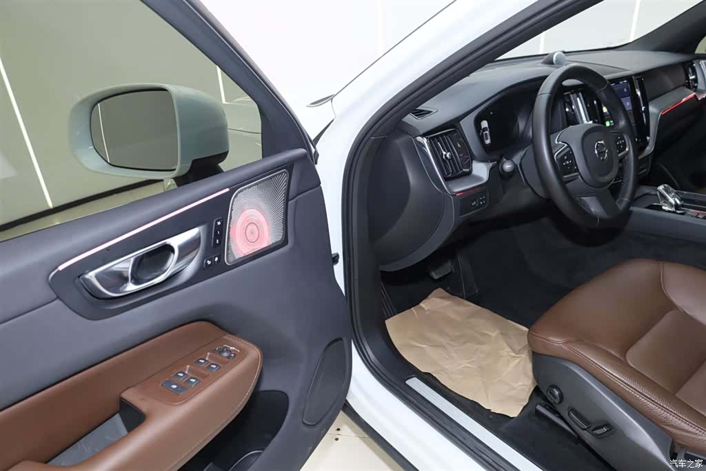 Volvo XC60, 2024 28