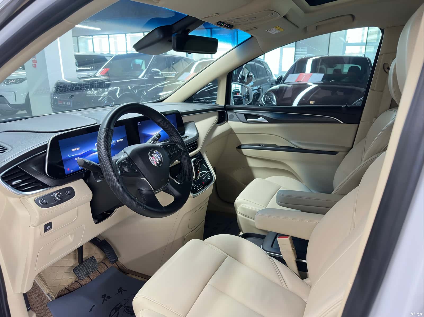 Buick GL8, 2023 10