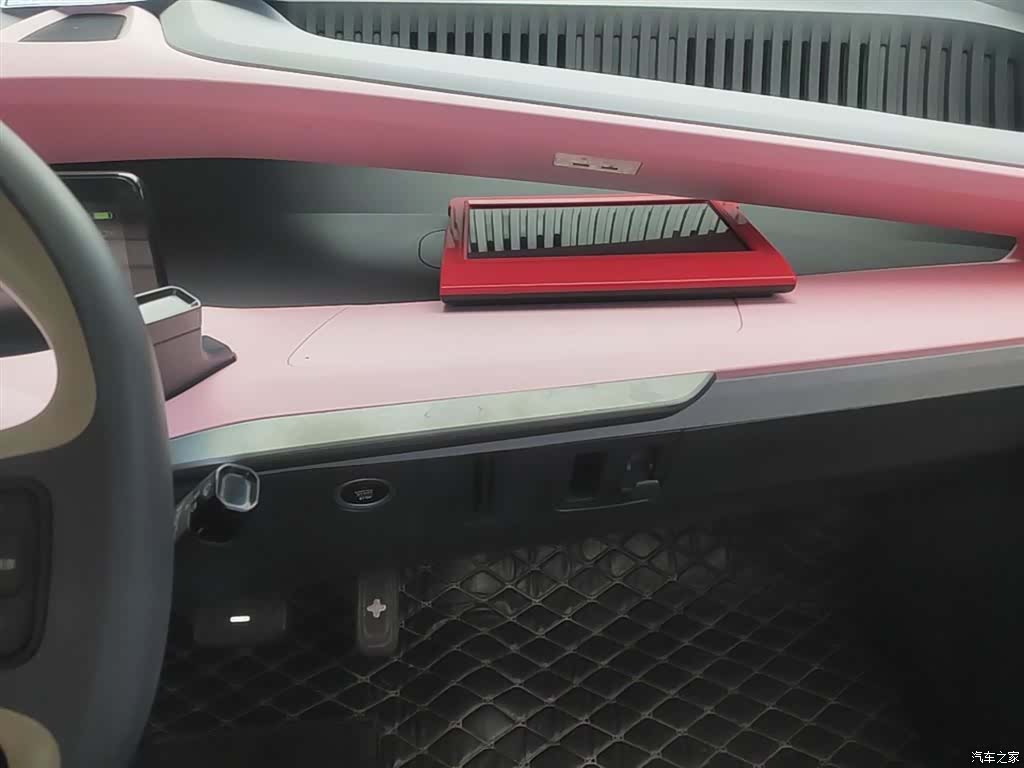 Wuling E200, 2019 13