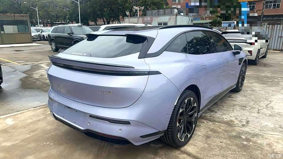 Zeekr 007, 2025 7