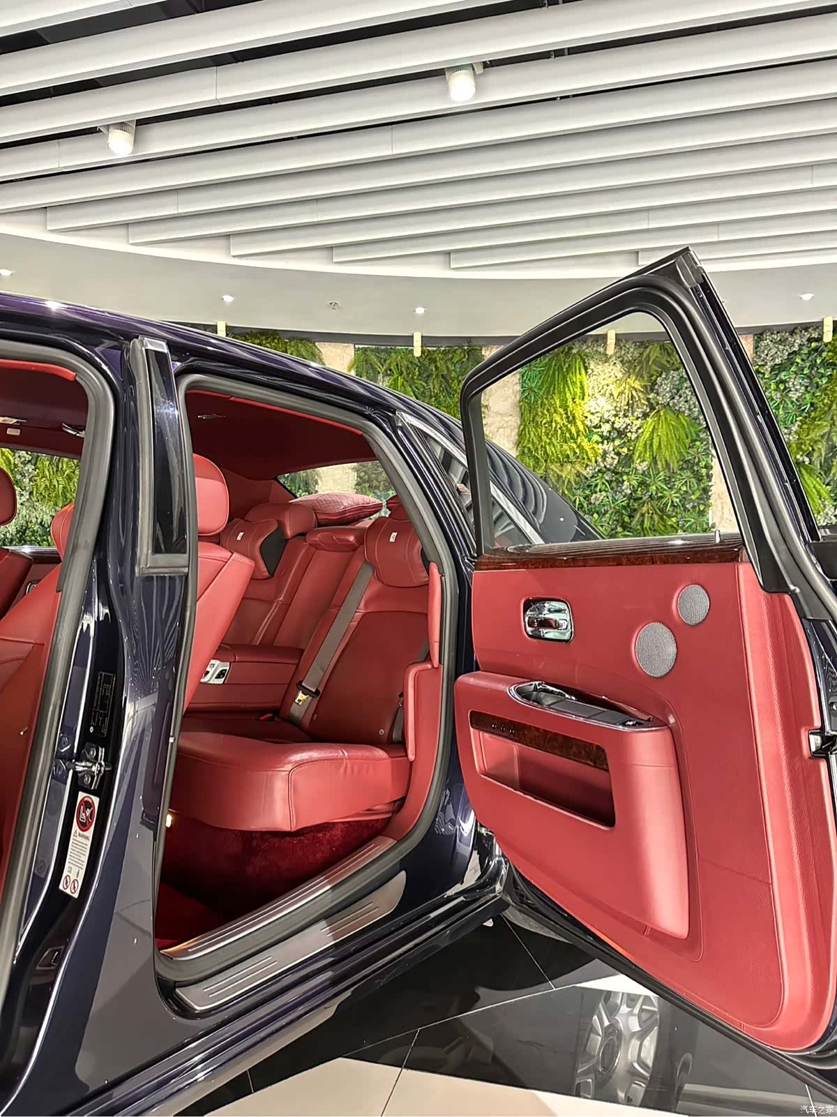 Rolls-Royce Ghost, 2011 8