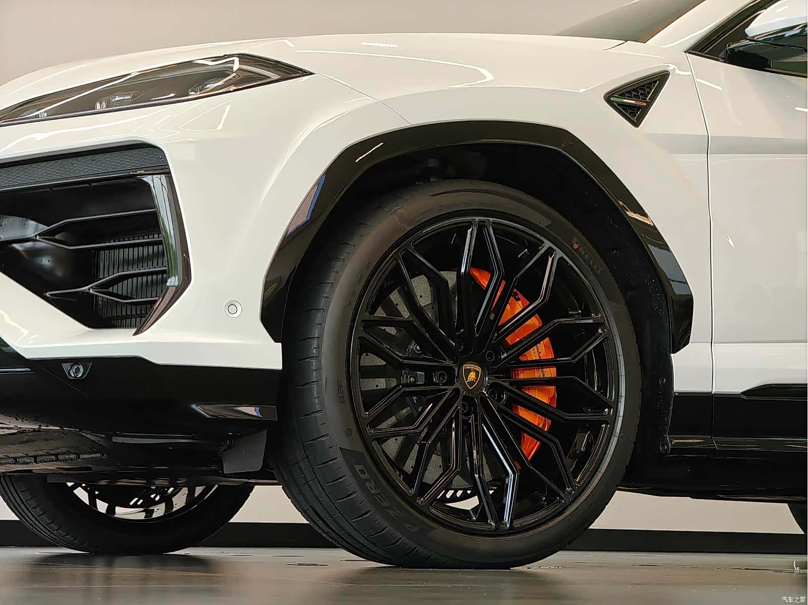 Lamborghini Urus, 2026 6