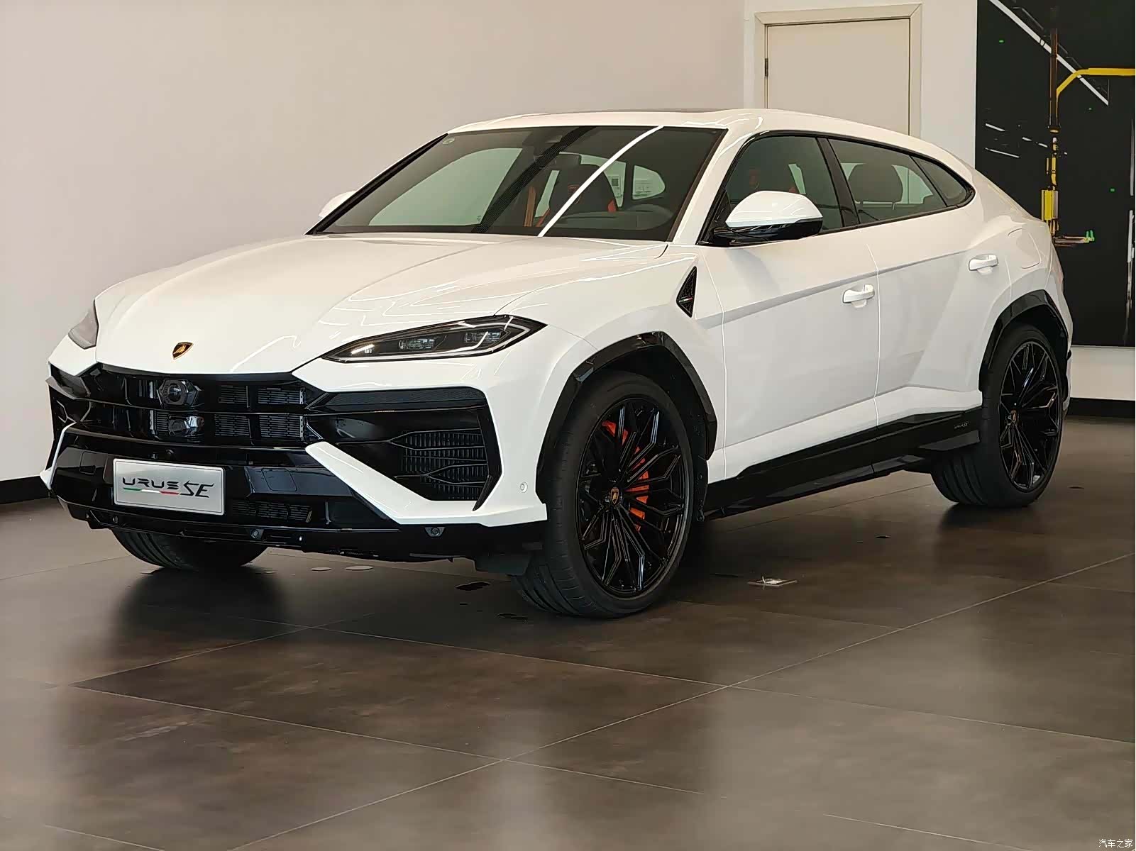 Lamborghini Urus, 2026 все фото