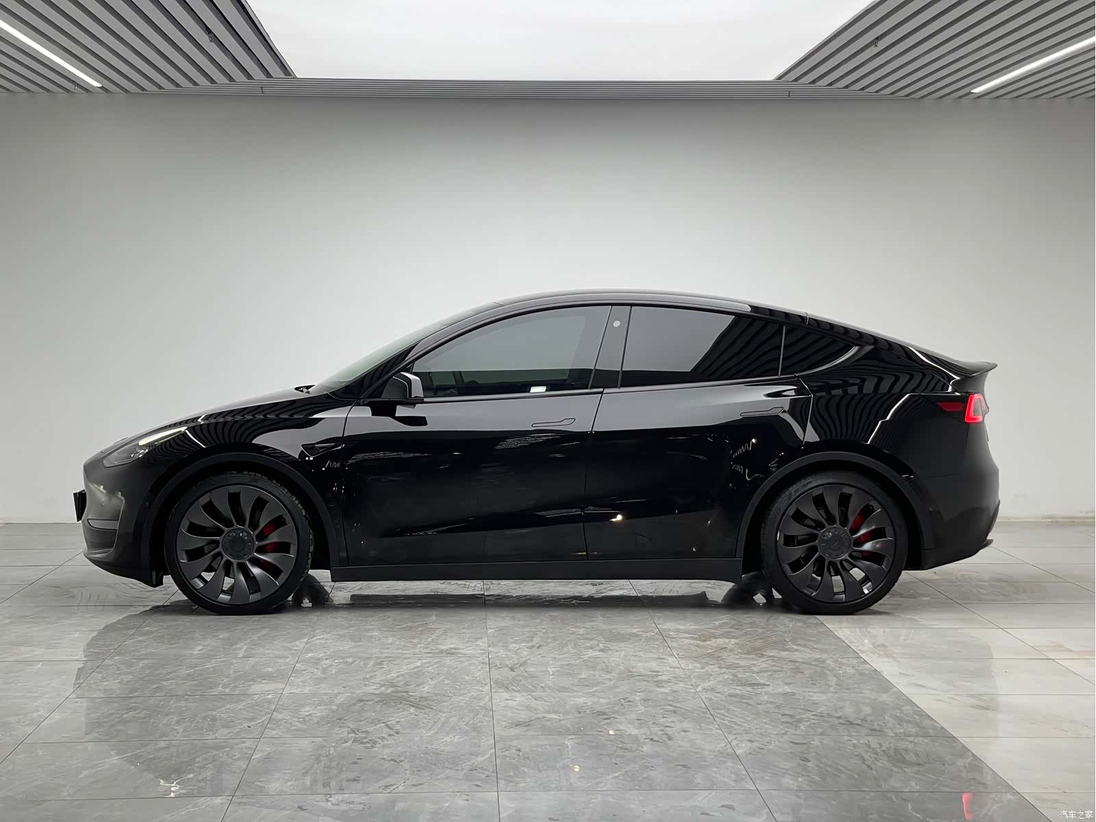 Tesla Model Y, 2022 7