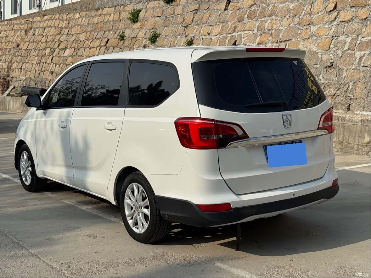 Wuling 730, 2017 6