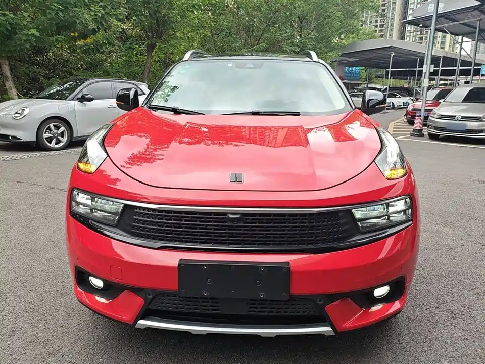 Lynk & Co 01