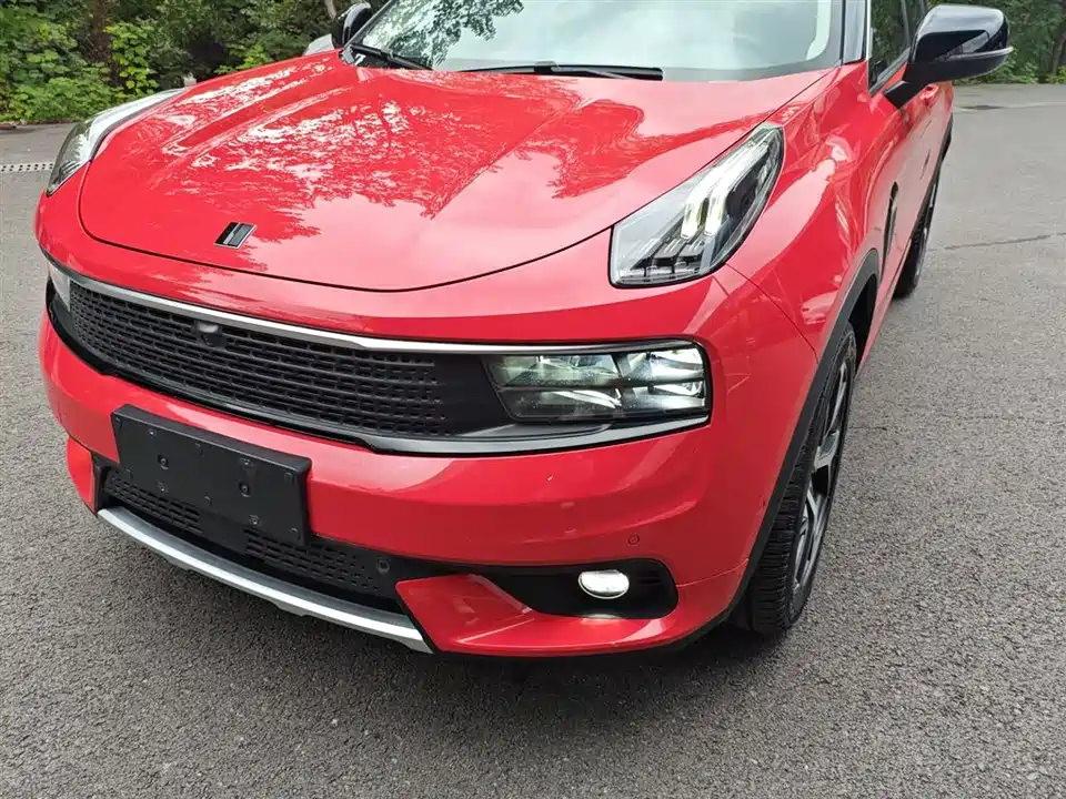 Lynk & Co 01
