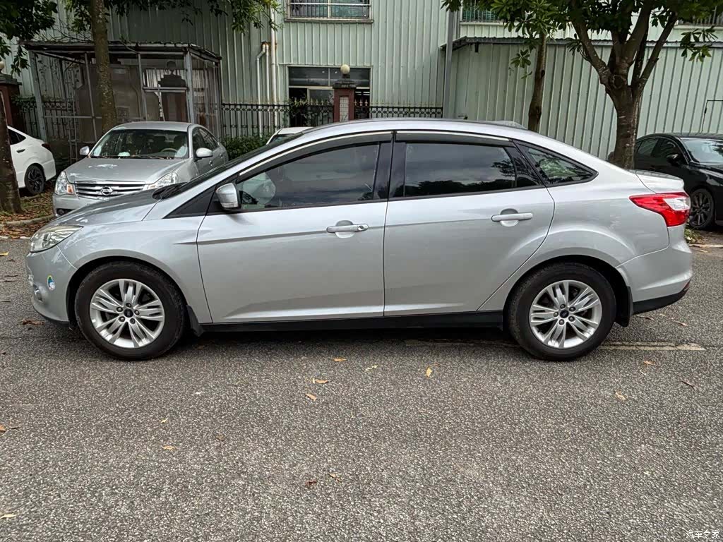 Ford Focus, 2014 7