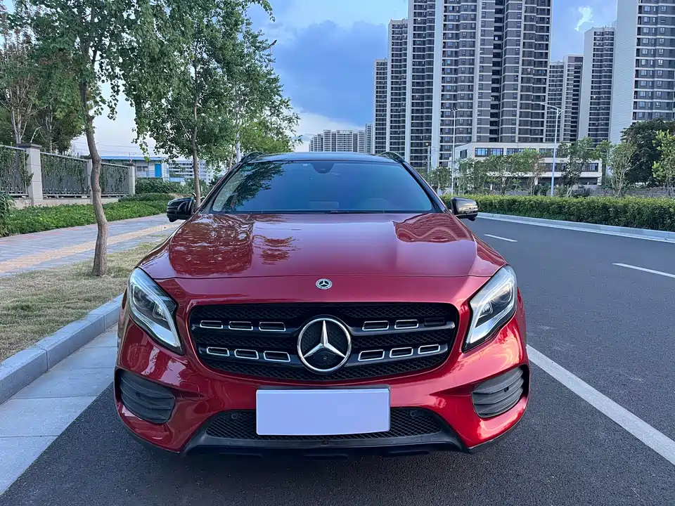 Mercedes-Benz GLA