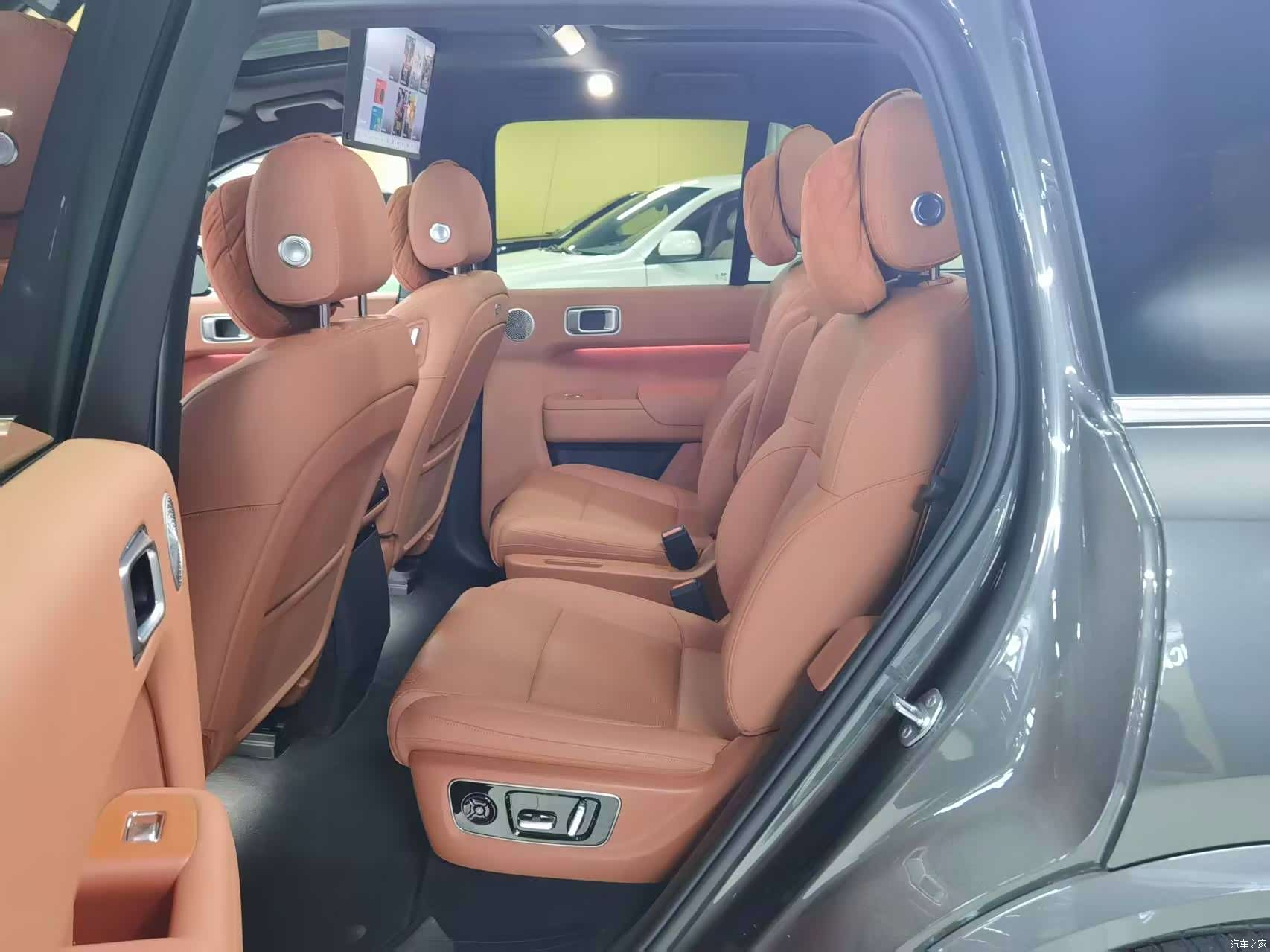 Li Auto L8, 2025 12