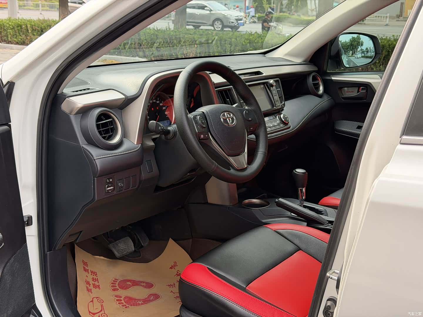 Toyota RAV4, 2016 8