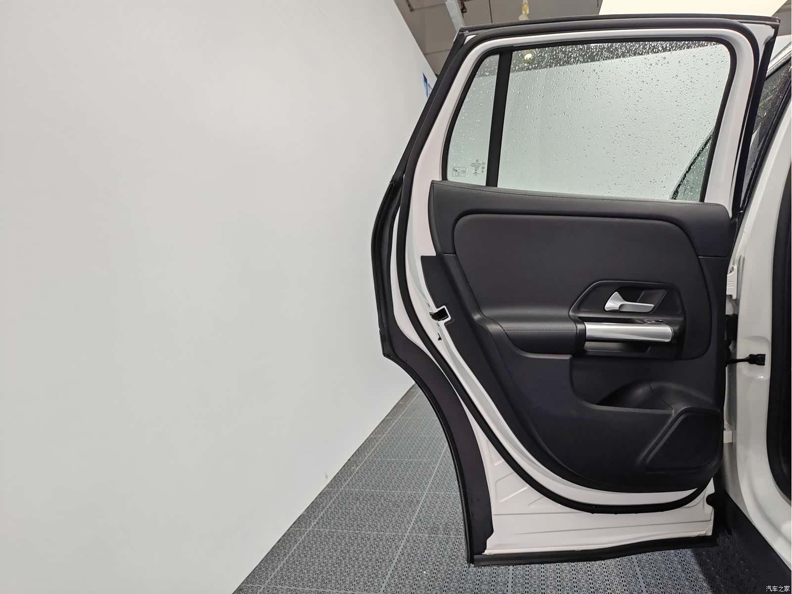 Mercedes-Benz EQA, 2023 14