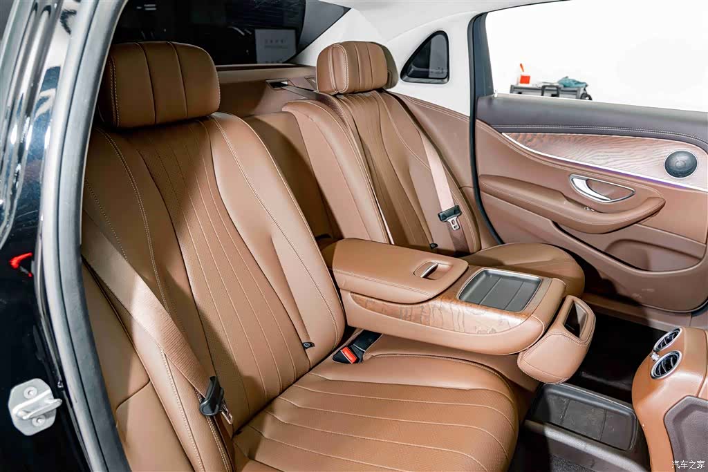 Mercedes-Benz E-Class, 2018 21