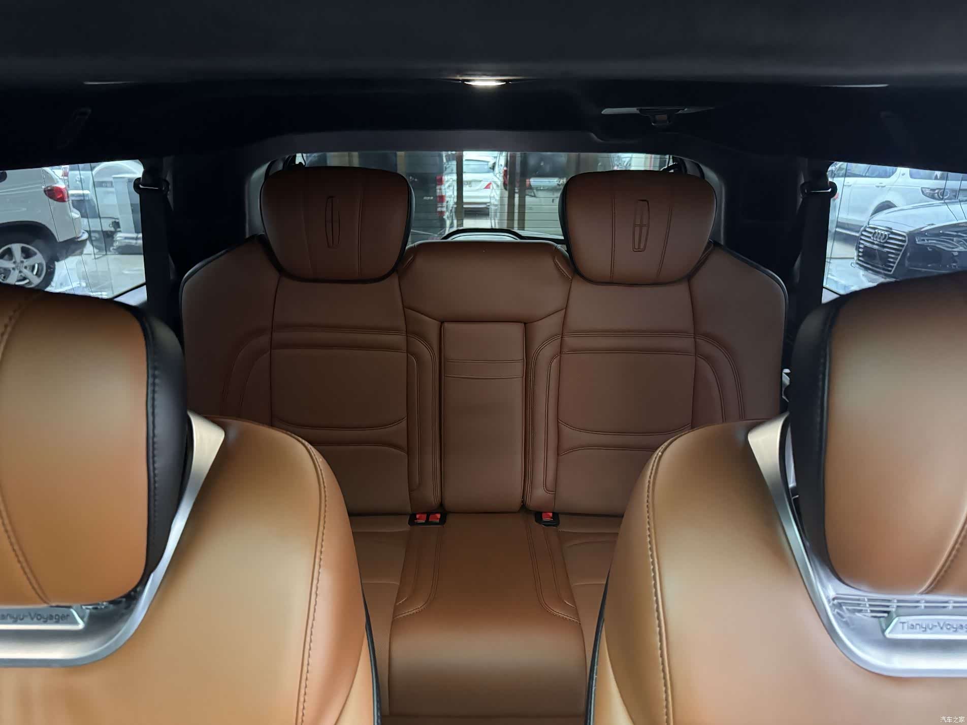 Lincoln Navigator, 2019 9