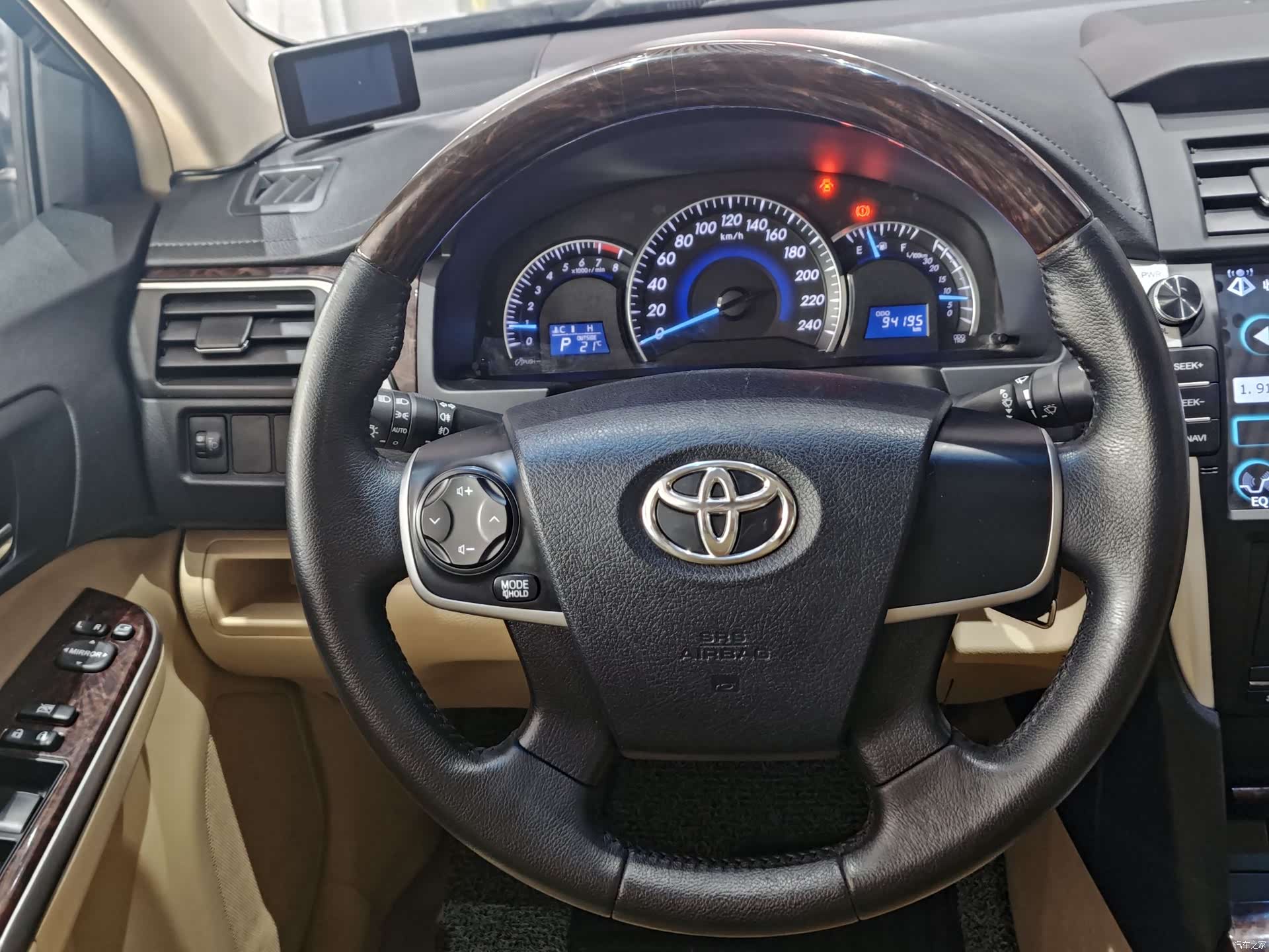 Toyota Camry, 2015 16