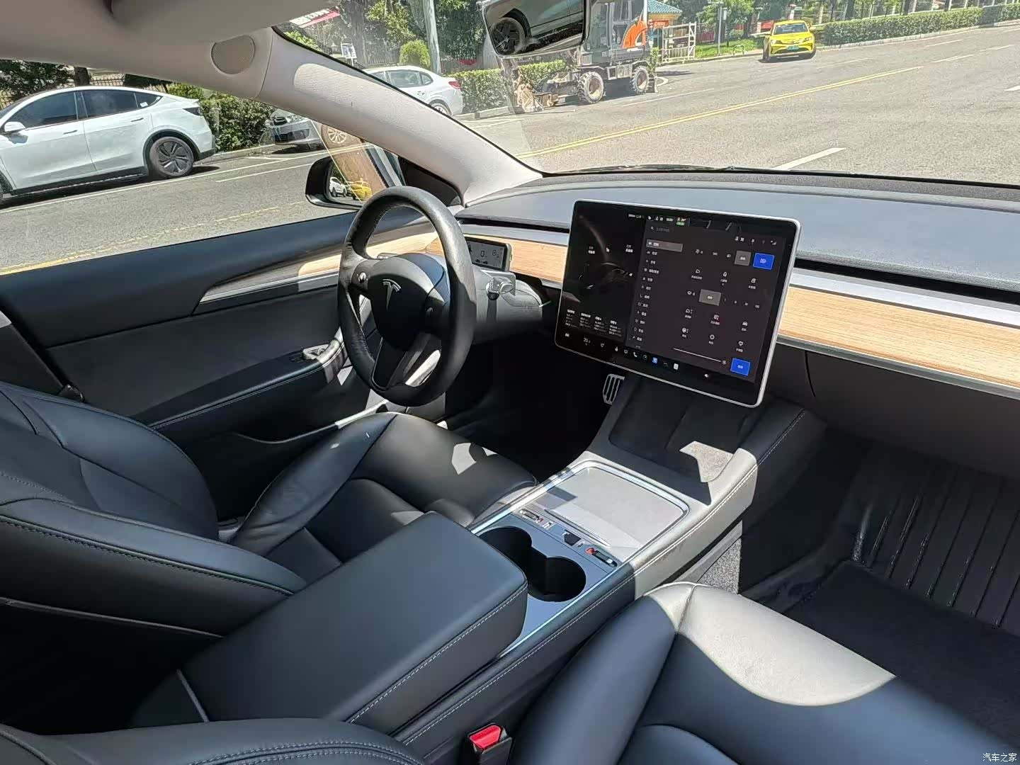Tesla Model 3, 2023 все фото