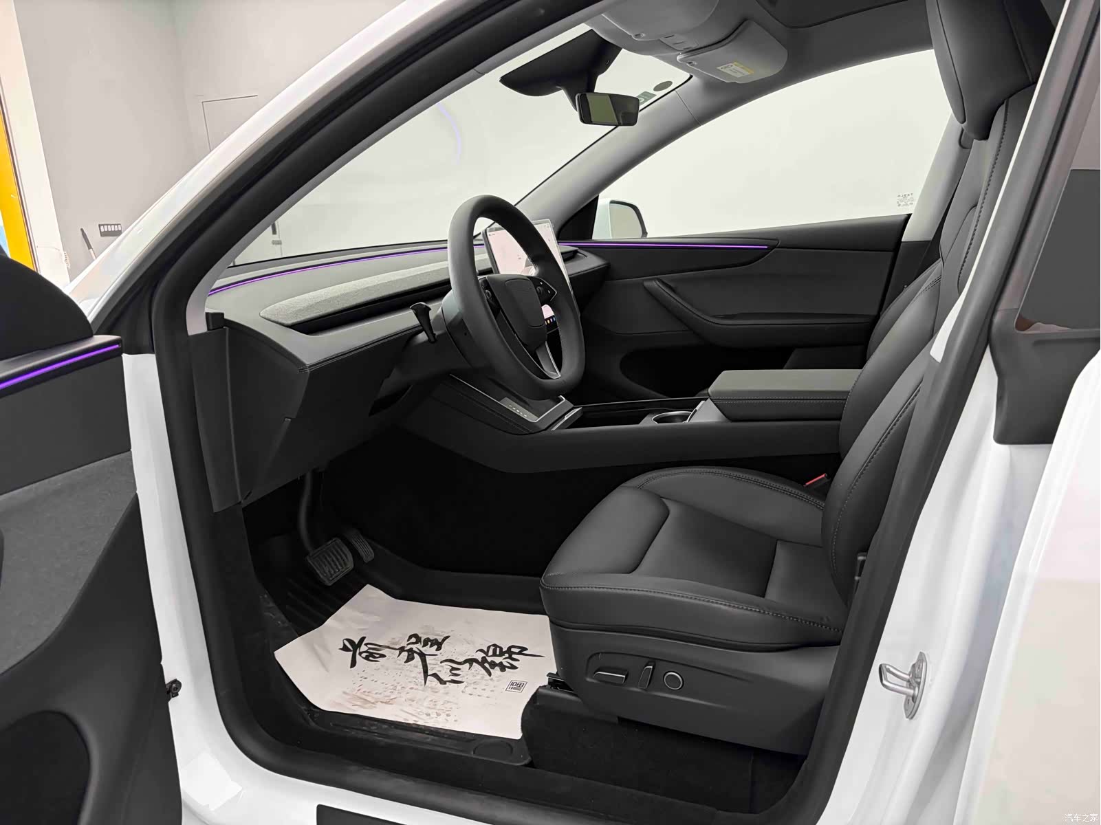 Tesla Model Y, 2025 4