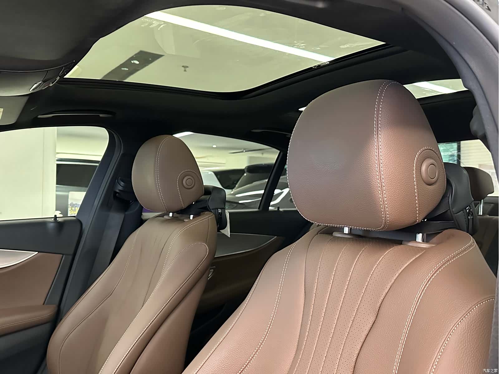 Mercedes-Benz E-Class, 2020 11